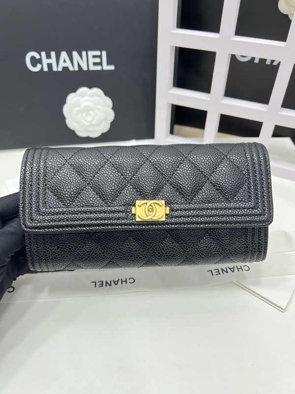 コピーシャネル激安財布側面デザイン